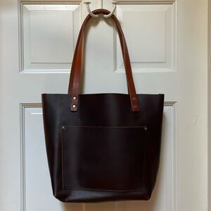 NEW Portland Leather classic Medium Dark Cognac with tan handles never used Tote